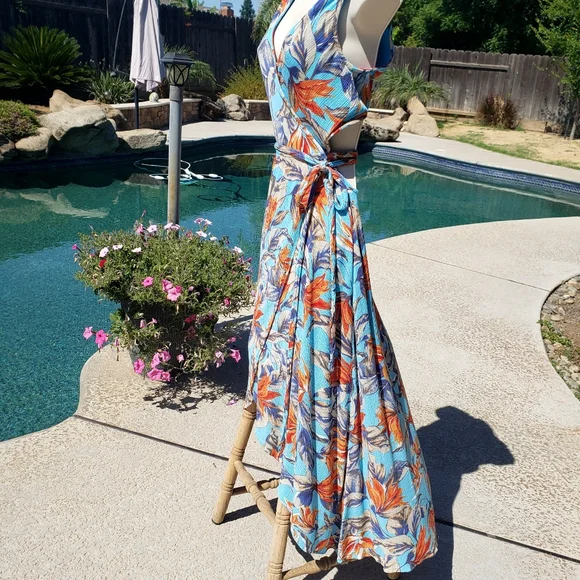 Lulu's Maxi Dress Wrap Tropical Ret $119πΊ - Picture 7 of 11